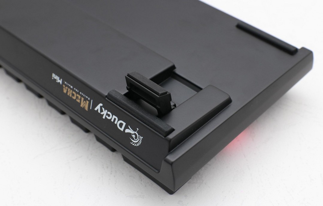 teclado_gamer_ducky_mecha_mini_v2_rgb_kailh_box_brown_switch_mecanico_iso_sp - Imagen 6