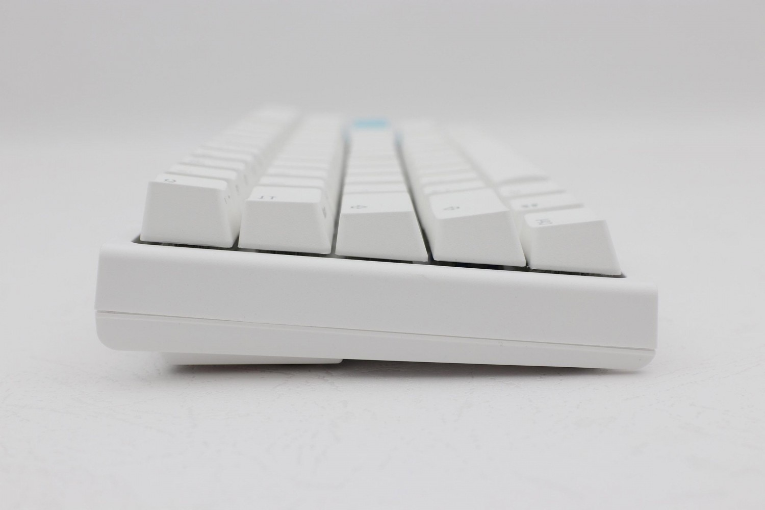 teclado_gamer_ducky_one_2_mini_pure_white_rgb_cherry_brown_rgb_double_shot_pbt_mecanico - Imagen completa 5
